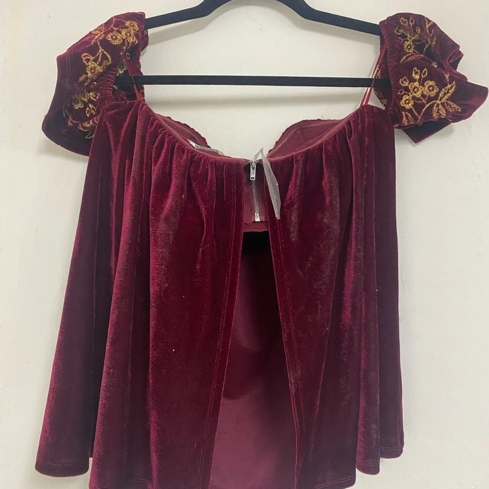 Francesca’s Velvet off Shoulder Top - Picture 2 of 3